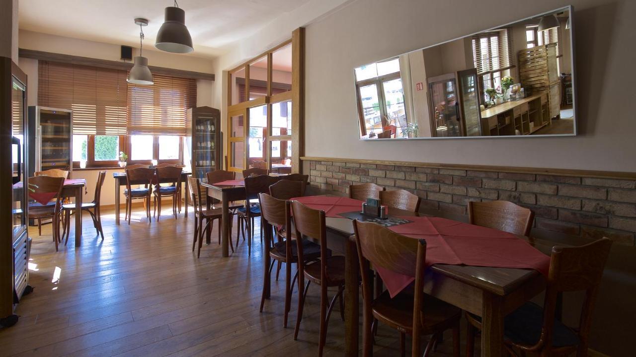 Sporthotel Kácov Kültér fotó