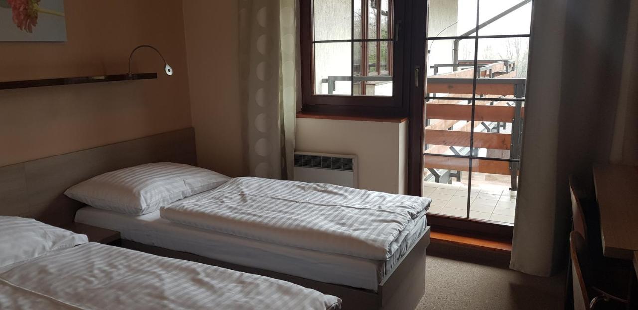 Sporthotel Kácov Kültér fotó